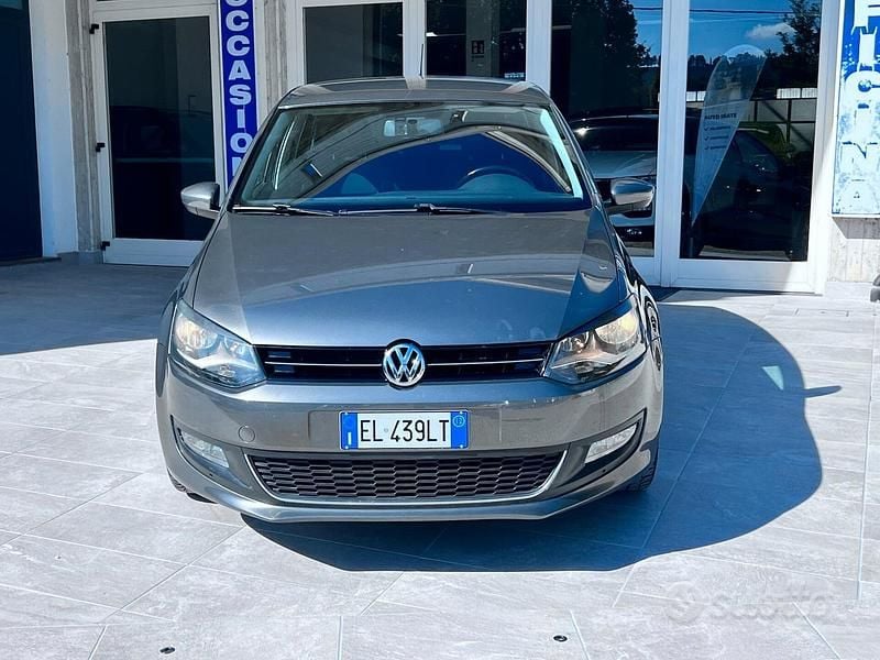 Usata VW Polo Highline 82 CV (60 kW) 2012 Grigio Utilitaria
