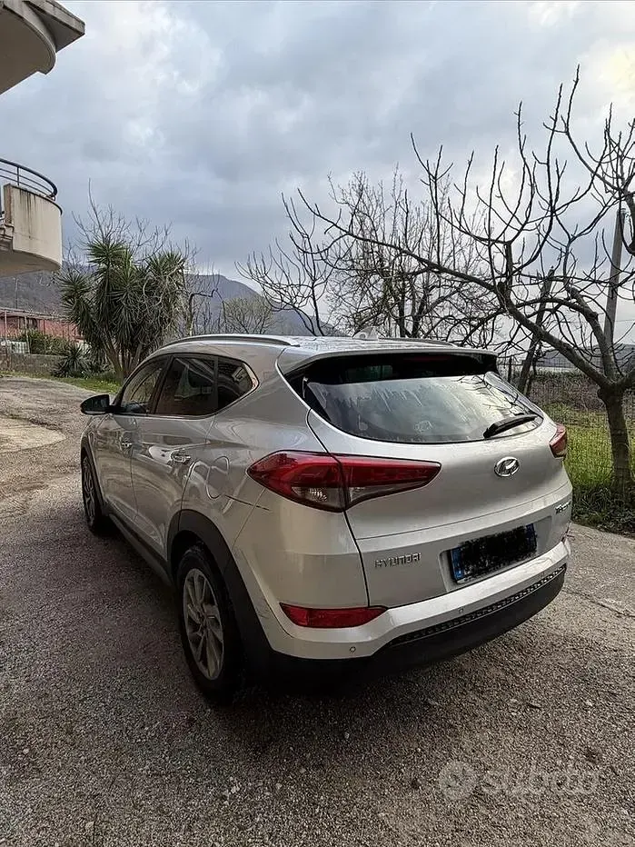 Usata Hyundai Tucson Xpossible 116 CV (85 kW) 2016 Grigio SUV