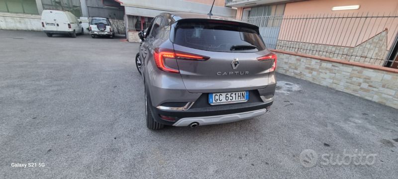 Usata Renault Captur 101 CV (74 kW) 2020 Grigio SUV