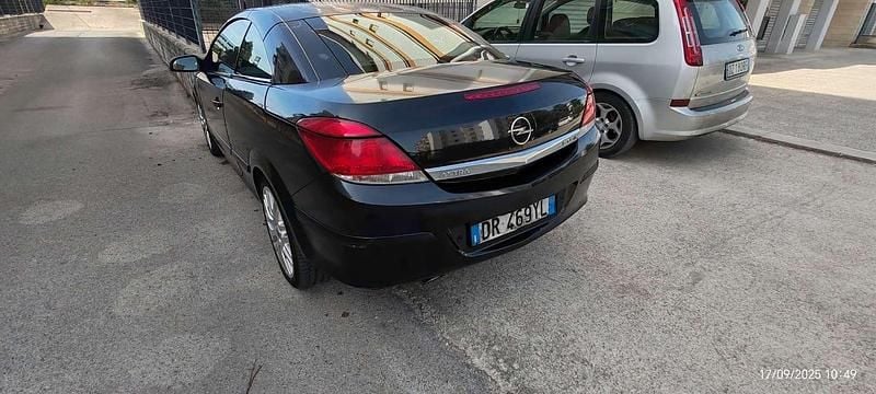 Usata Opel Astra Cabriolet Enjoy 150 CV (110 kW) 2008 Cabrio