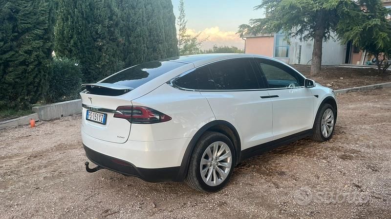 Usata Tesla Model X 158 kW (215 CV) 2018 Bianco SUV