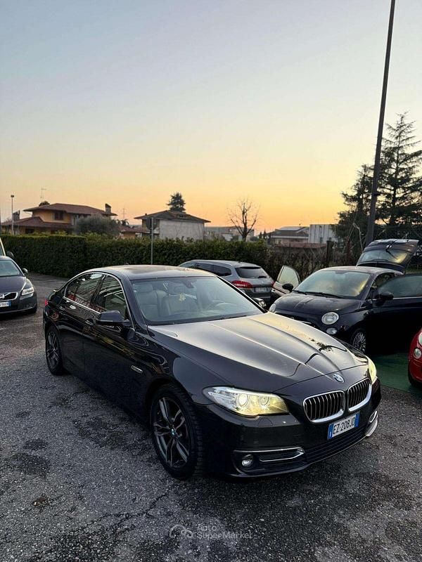 Usata BMW 520 Luxury Line 184 CV (135 kW) 2015 Nero Berlina