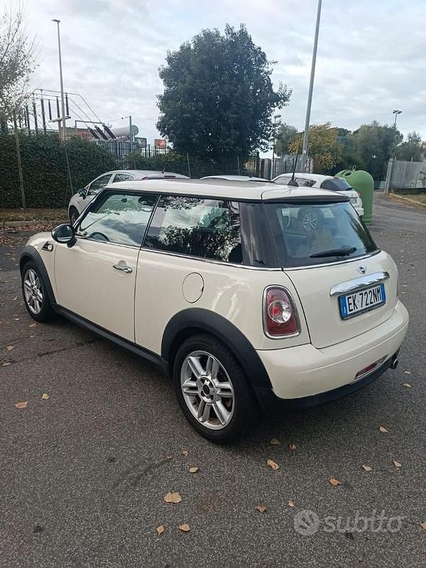 Usata Mini ONE 75 CV (55 kW) 2011 Bianco Utilitaria