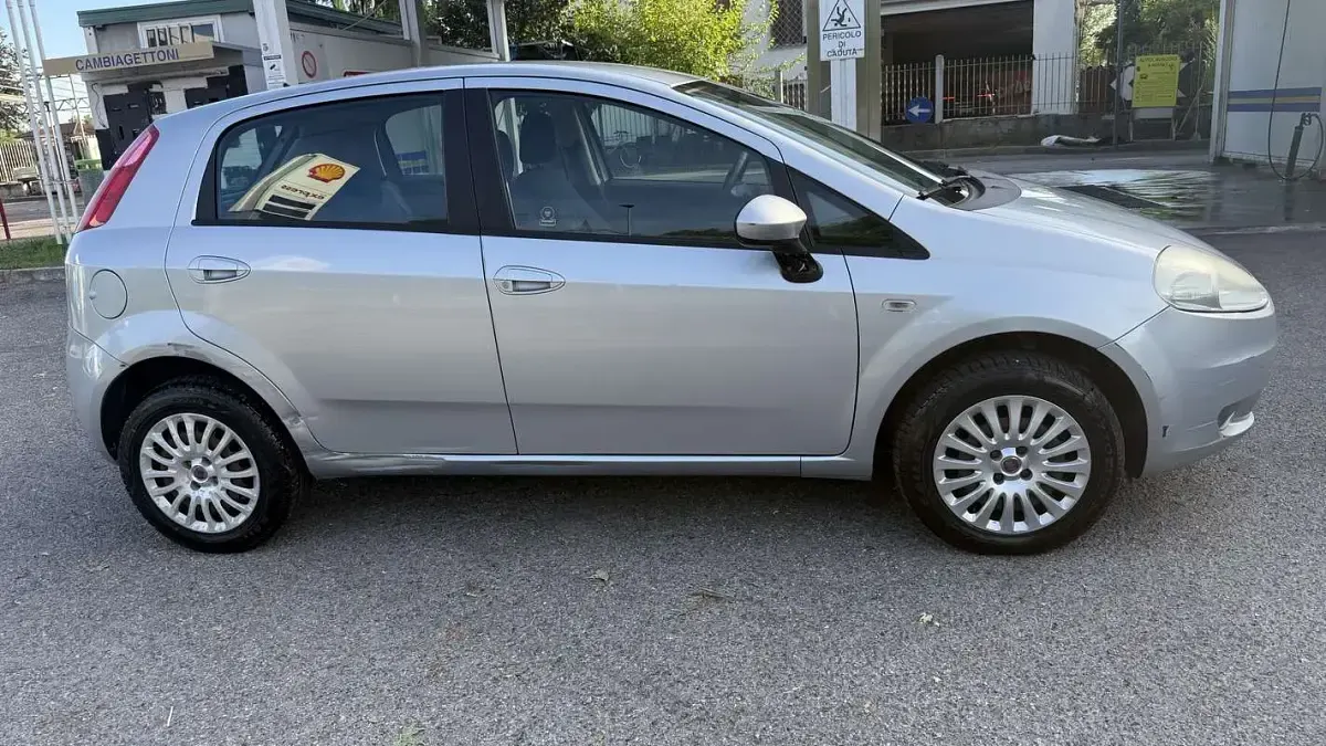 Usata Fiat Grande Punto Active 77 CV (56 kW) 2009 Utilitaria