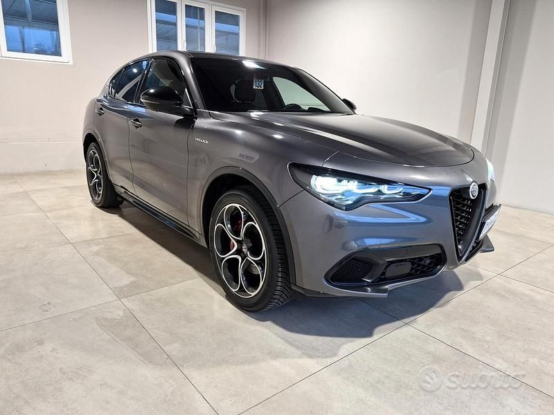 Usata Alfa Romeo Stelvio Veloce 210 CV (154 kW) 2024 Grigio SUV