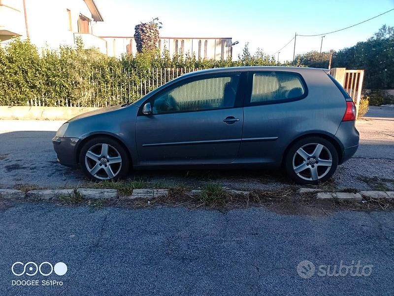 Usata VW Golf IV 105 CV (77 kW) 2006 Grigio Berlina