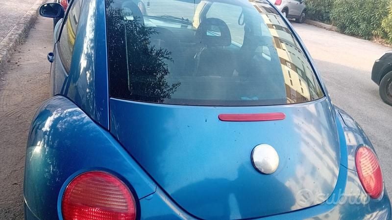 Usata VW Beetle 90 CV (66 kW) 2000 Utilitaria