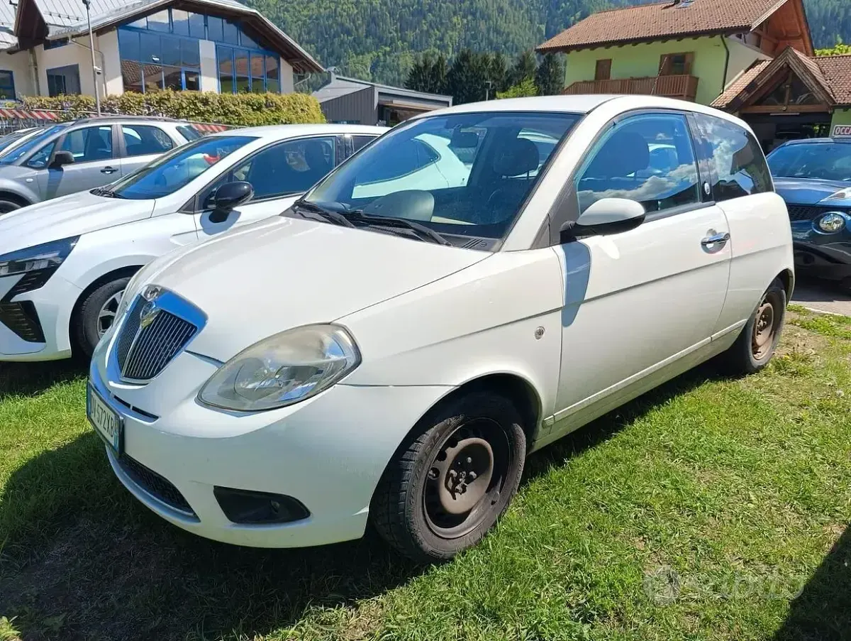 Usata Lancia Ypsilon 77 CV (56 kW) 2009 Bianco Utilitaria