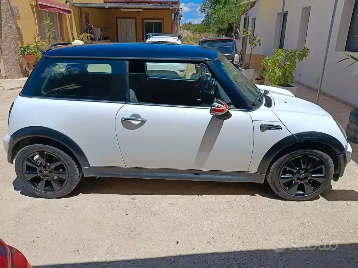 Usata Mini ONE 75 CV (55 kW) 2003 Bianco Utilitaria