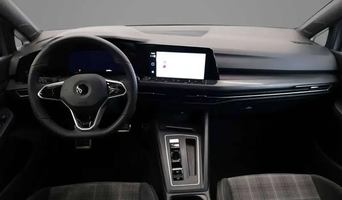 Usata VW Golf VIII GTD 200 CV (147 kW) 2022 Moonstone grey Berlina