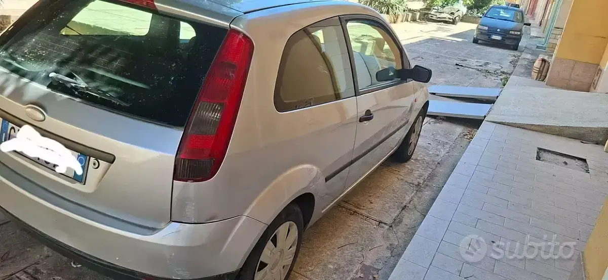 Usata Ford Fiesta 73 CV (53 kW) 2005 Utilitaria