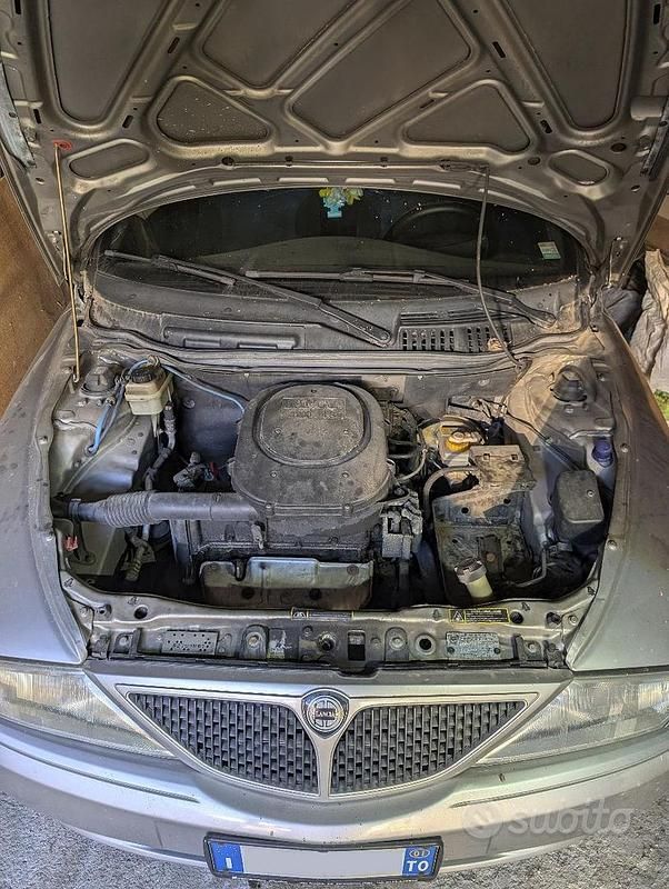 Usata Lancia Ypsilon 60 CV (44 kW) 2001 Grigio Utilitaria