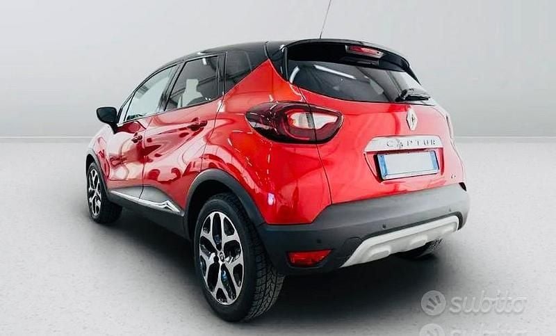 Usata Renault Captur 90 CV (66 kW) 2018 Rosso SUV