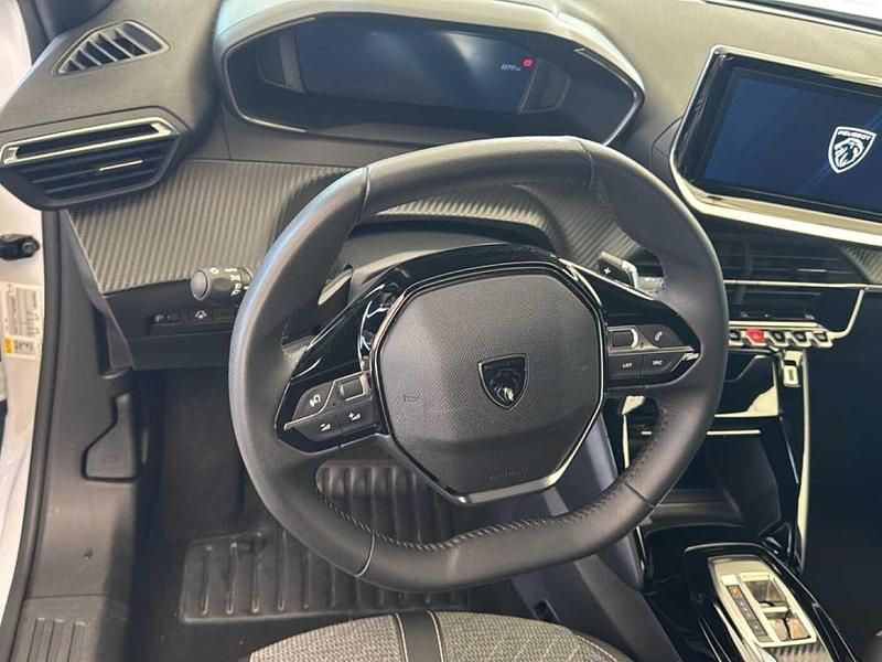 Usata Peugeot 2008 Allure 145 CV (106 kW) 2025 Bianco SUV