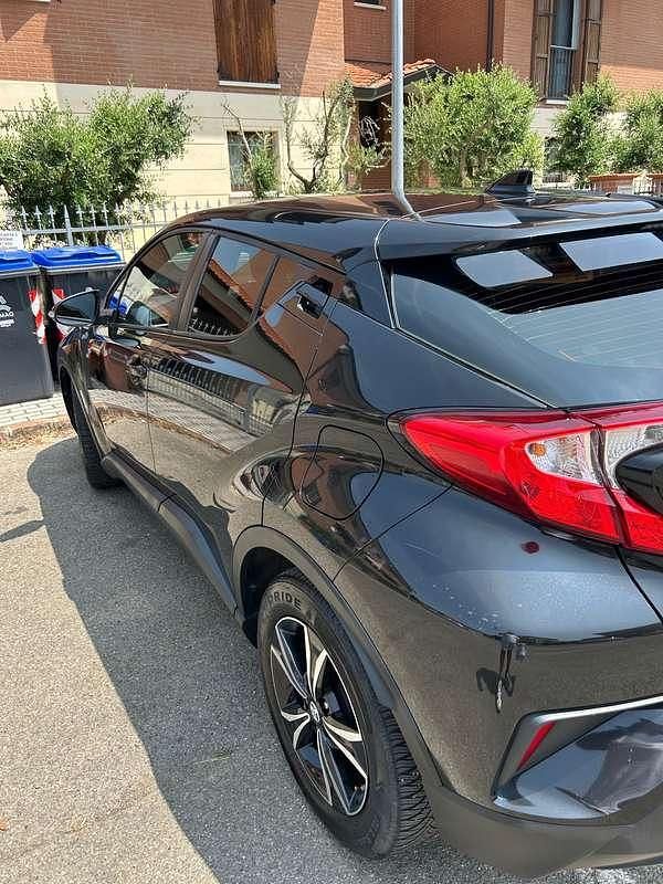 Usata Toyota C-HR Active 98 CV (72 kW) 2019 Nero SUV