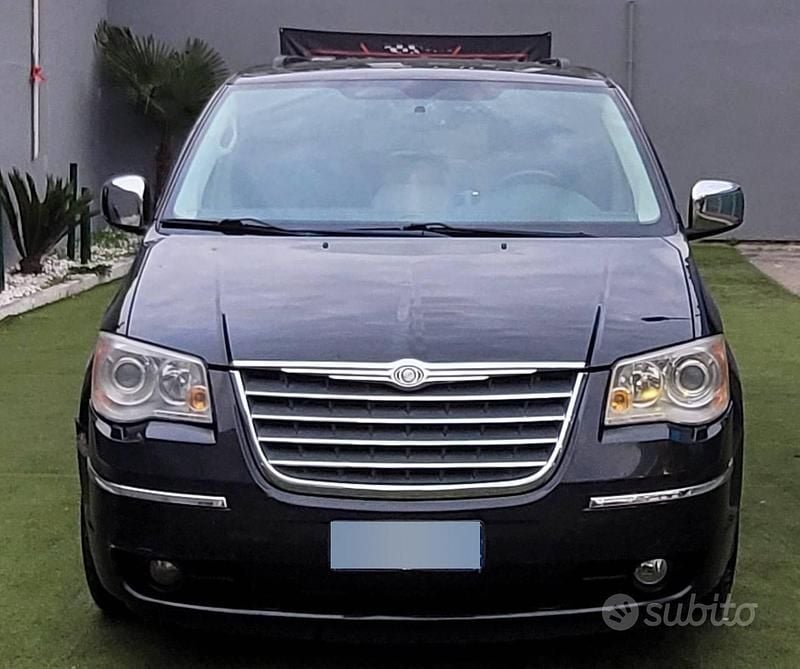Usata Chrysler Grand Voyager Limited 163 CV (119 kW) 2011 Nero Monovolume