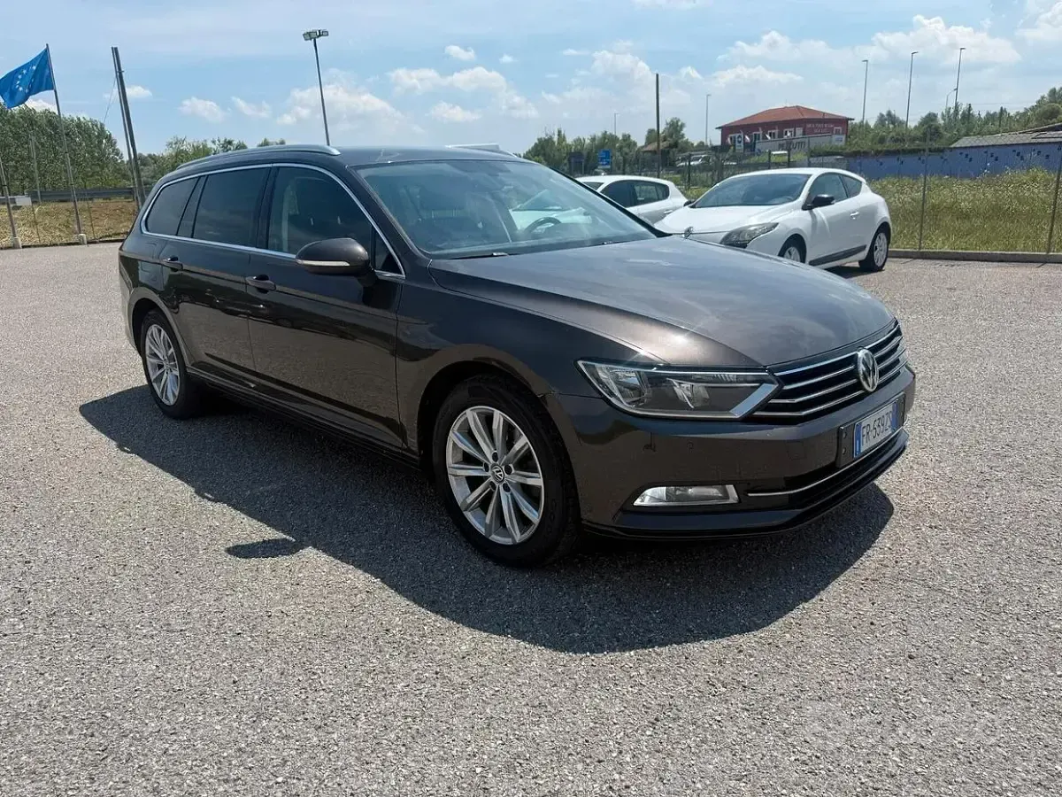 Usata VW Passat 120 CV (88 kW) 2018 Marrone Station wagon