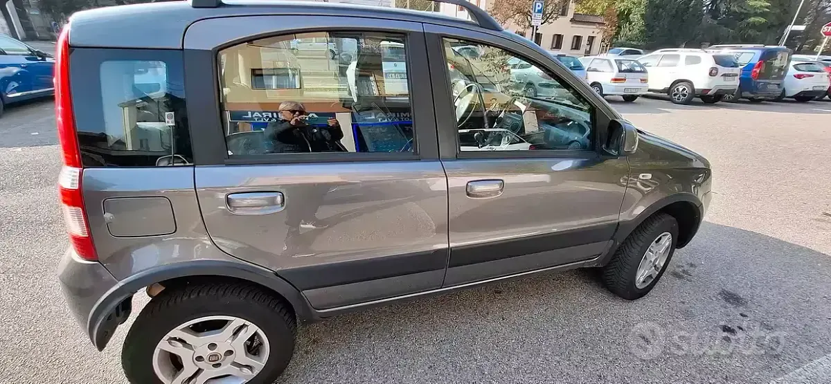 Usata Fiat Panda Climbing 69 CV (50 kW) 2011 Grigio Utilitaria