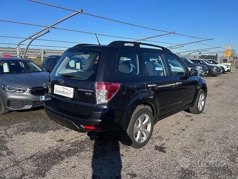 Usata Subaru Forester Exclusive+ 147 CV (108 kW) 2013 Grigio scuro SUV