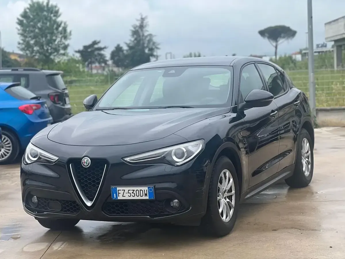 Usata Alfa Romeo Stelvio Business 160 CV (117 kW) 2019 Nero SUV