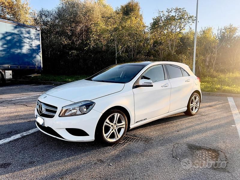 Bianco Usata 2015 Mercedes A180 Tre volumi | 9300 € (Ottimo prezzo) - Immagine 1/4