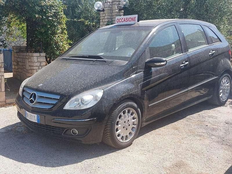 Usata Mercedes B180 109 CV (80 kW) 2006 Nero Monovolume
