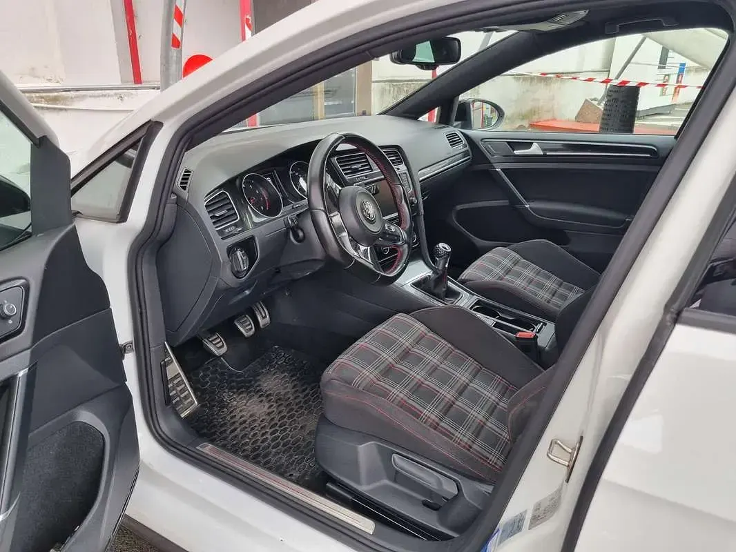 Usata VW Golf VII GTI 230 CV (169 kW) 2017 Berlina