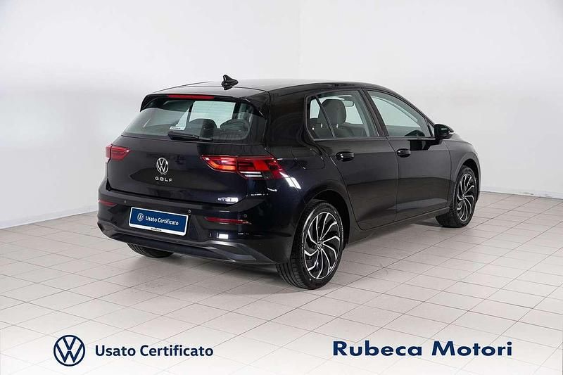 Usata VW Golf VIII Life 110 CV (80 kW) 2022 Nero Berlina