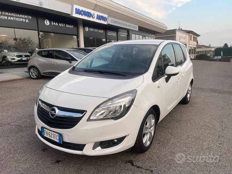 Usata Opel Meriva 101 CV (74 kW) 2017 Bianco Monovolume