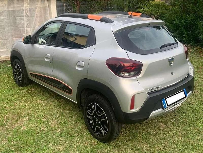 Usata Dacia Spring Comfort 19 kW (26 CV) 2022 Grigio Utilitaria