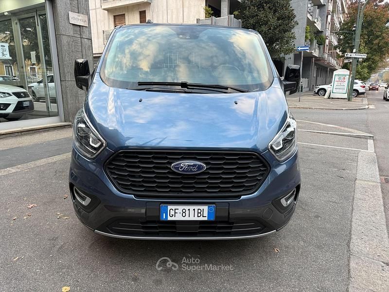 Usata Ford Tourneo Active 185 CV (136 kW) 2021 Blu Monovolume