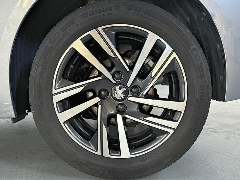 Usata Peugeot 208 Allure 101 CV (74 kW) 2023 Grigio Utilitaria