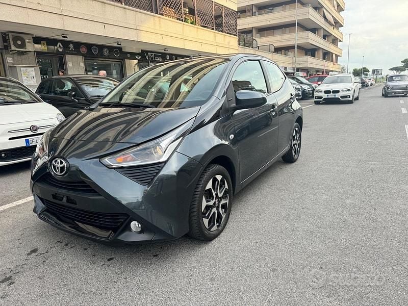 Usata Toyota Aygo X-play 72 CV (52 kW) 2019 Grigio Utilitaria