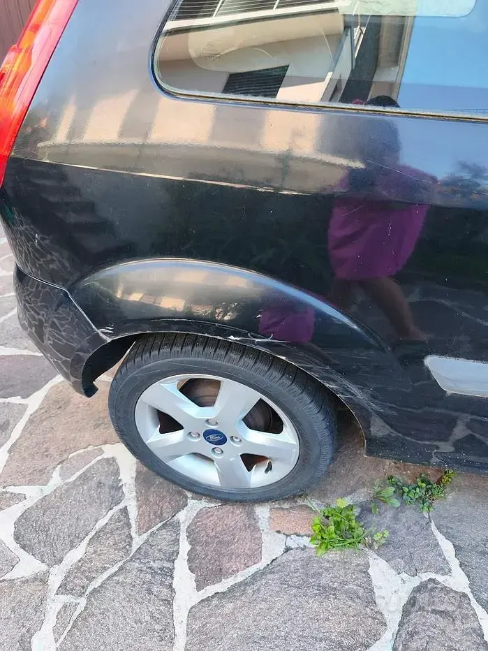 Usata Ford Fiesta 75 CV (55 kW) 2007 Nero Utilitaria