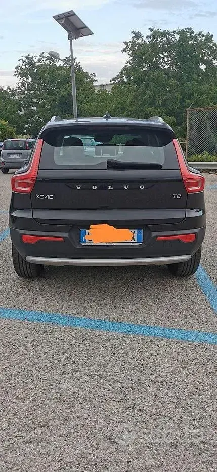 Usata Volvo XC40 129 CV (94 kW) 2024 Nero SUV