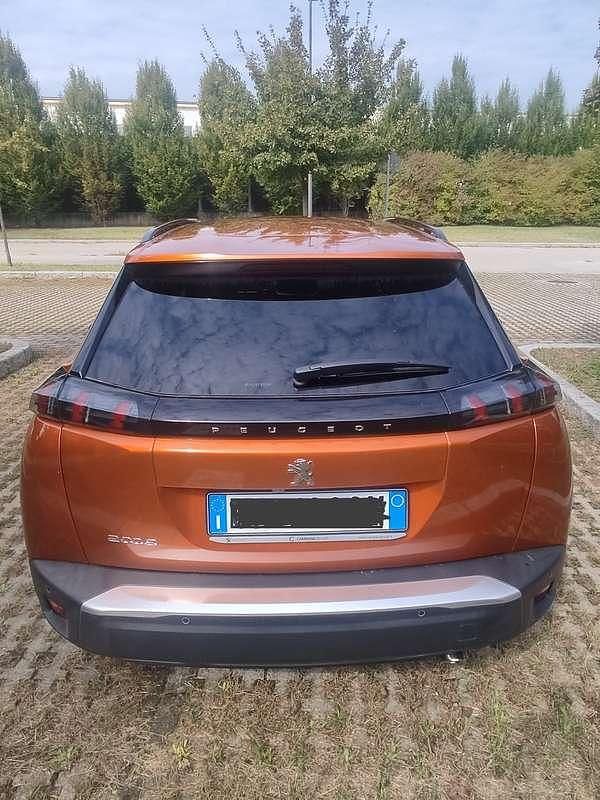 Usata Peugeot 2008 Allure 110 CV (80 kW) 2022 SUV