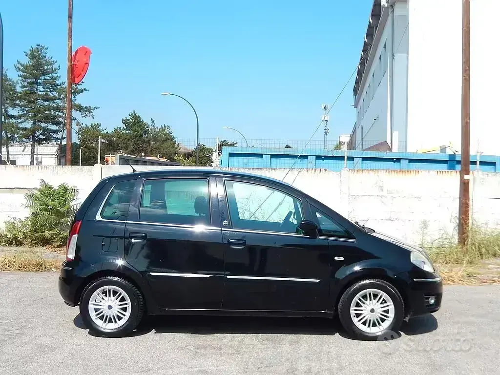 Usata Lancia Musa 77 CV (56 kW) 2009 Nero Monovolume