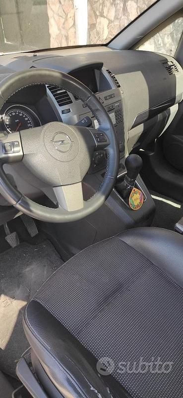 Usata Opel Zafira 2006 Monovolume