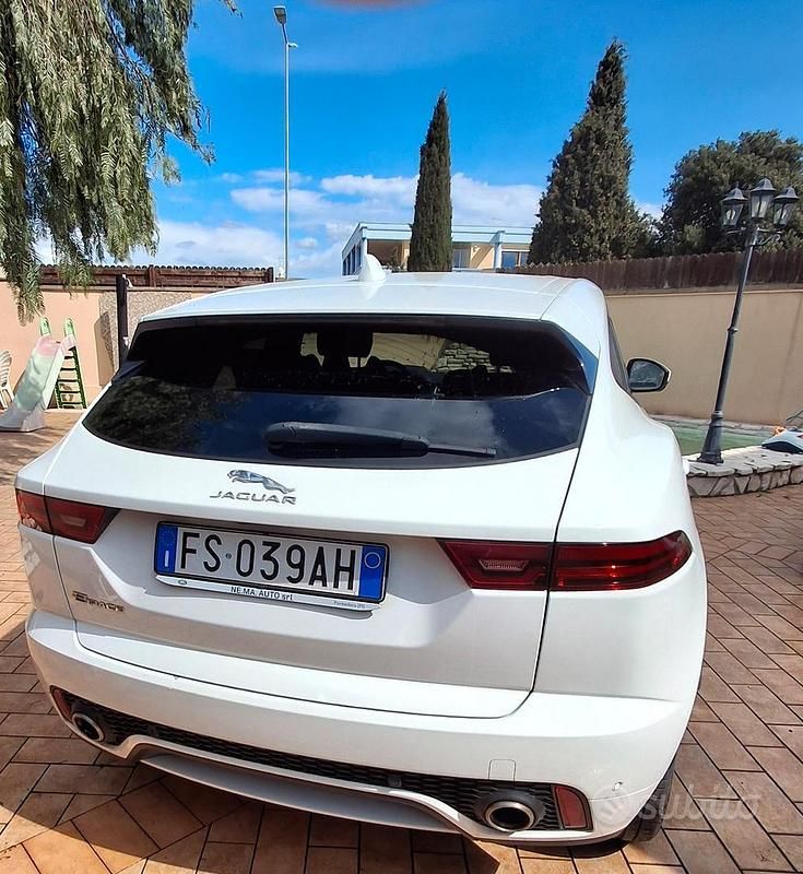 Usata Jaguar E-Pace R-Dynamic 150 CV (110 kW) 2018 Bianco SUV