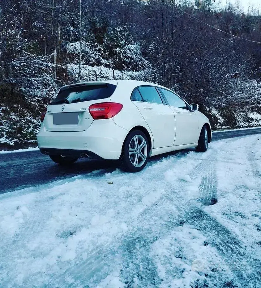 Usata Mercedes A200 136 CV (100 kW) 2015 Bianco Utilitaria
