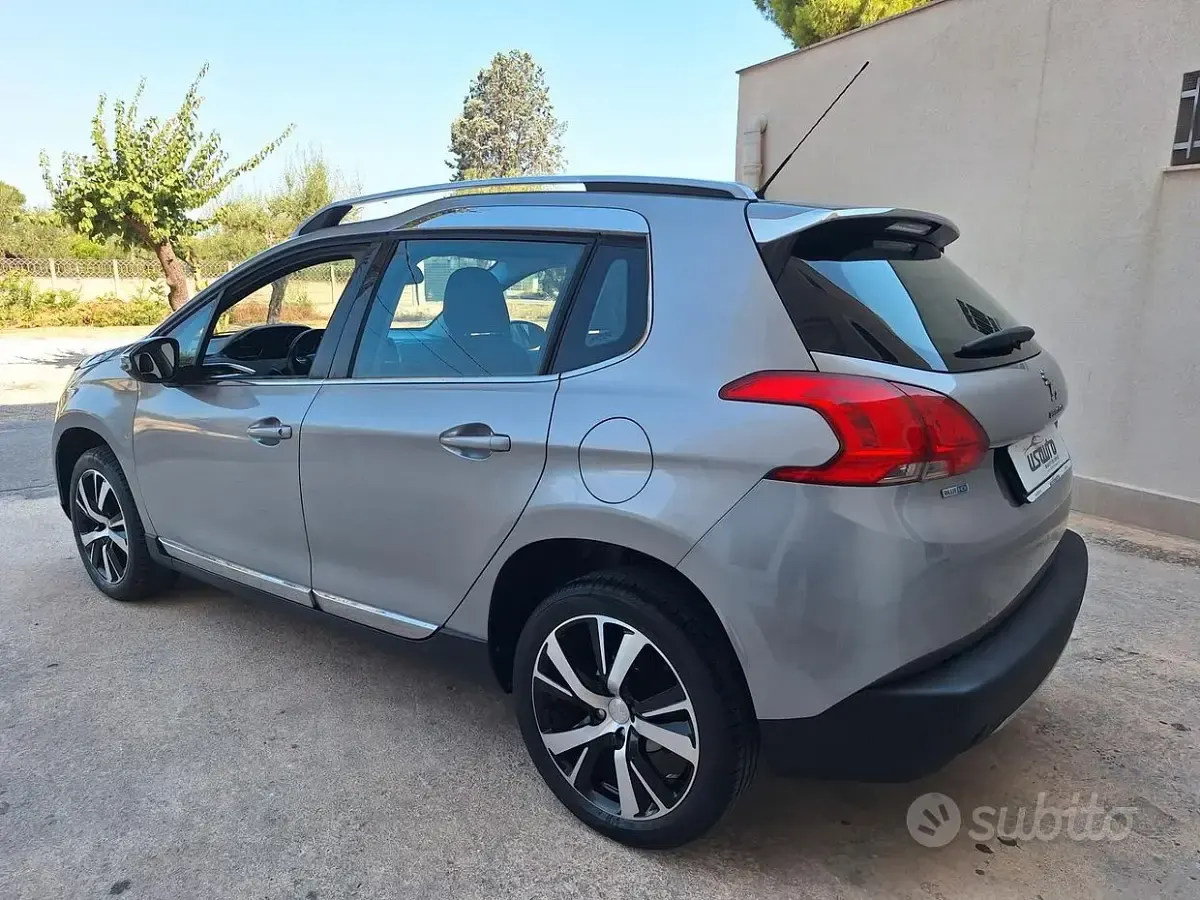 Usata Peugeot 2008 Allure 120 CV (88 kW) 2015 Grigio SUV