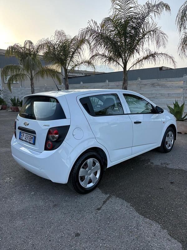 Usata Chevrolet Aveo 84 CV (61 kW) 2013 Bianco Berlina