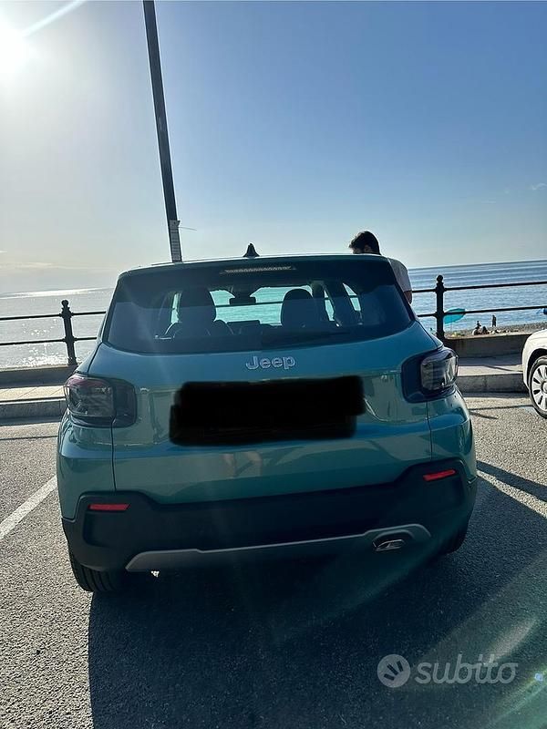 Usata Jeep Avenger Summit 100 CV (73 kW) 2023 Verde SUV