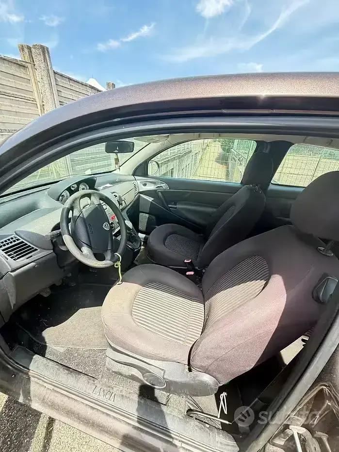 Usata Lancia Ypsilon 60 CV (44 kW) 2008 Marrone Utilitaria