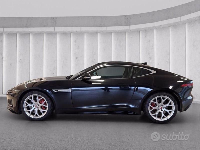 Usata Jaguar F-Type R-Dynamic 301 CV (221 kW) 2020 Santorini black Coupé