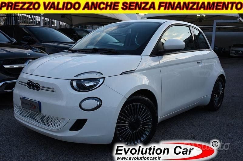 Usata Fiat 500e Icon 42 kW (58 CV) 2022 Bianco Berlina