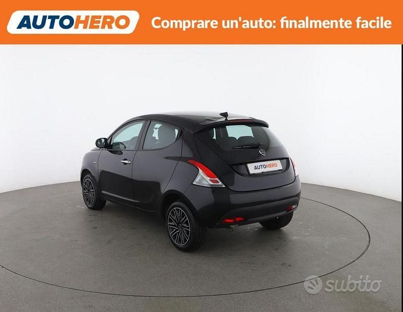Usata Lancia Ypsilon S 69 CV (50 kW) 2024 Nero Utilitaria