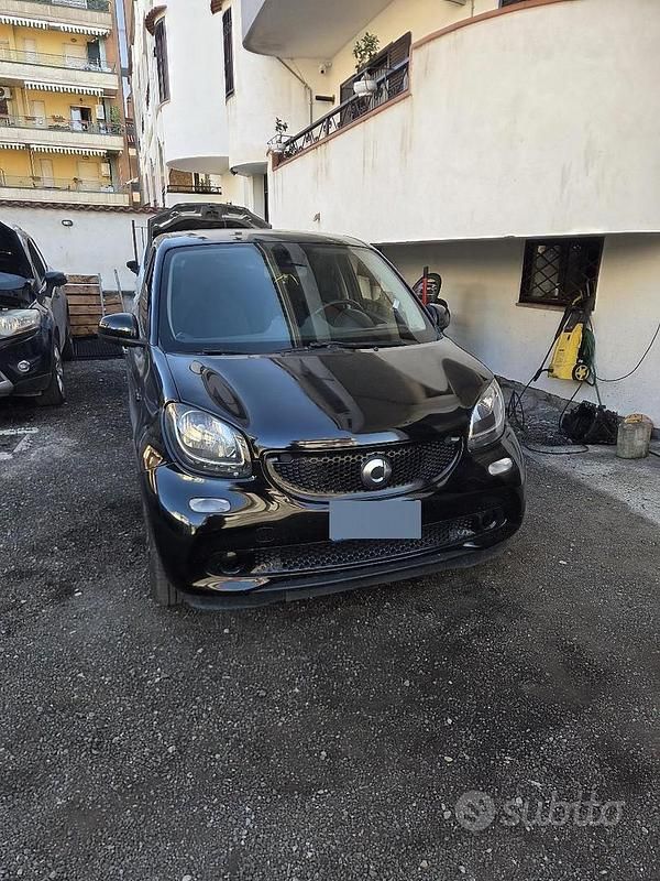 Usata Smart ForFour 71 CV (52 kW) 2015 Nero Utilitaria