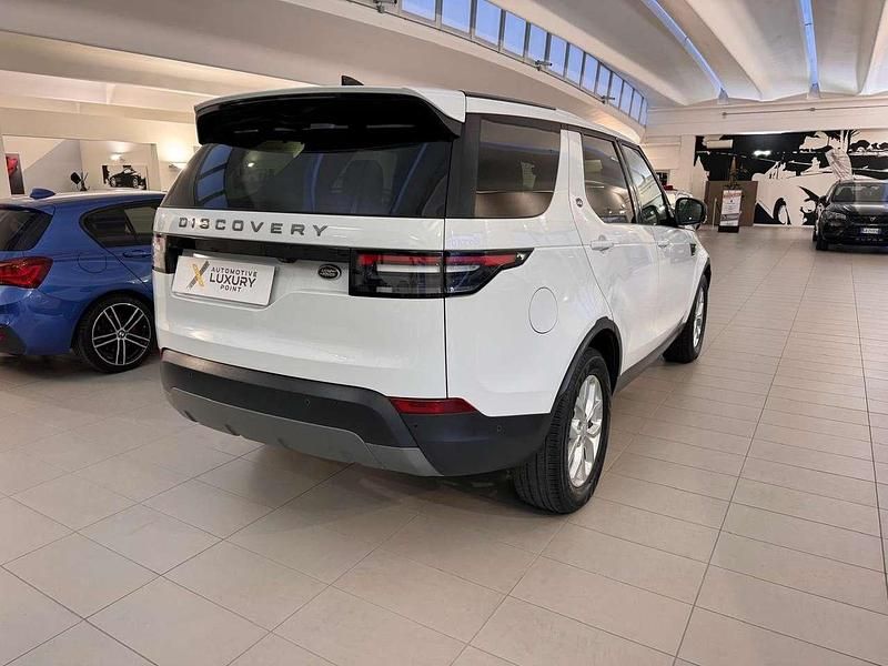 Usado Land Rover Discovery 5 SE 241 HP (177 kW) 2020 Branco SUV