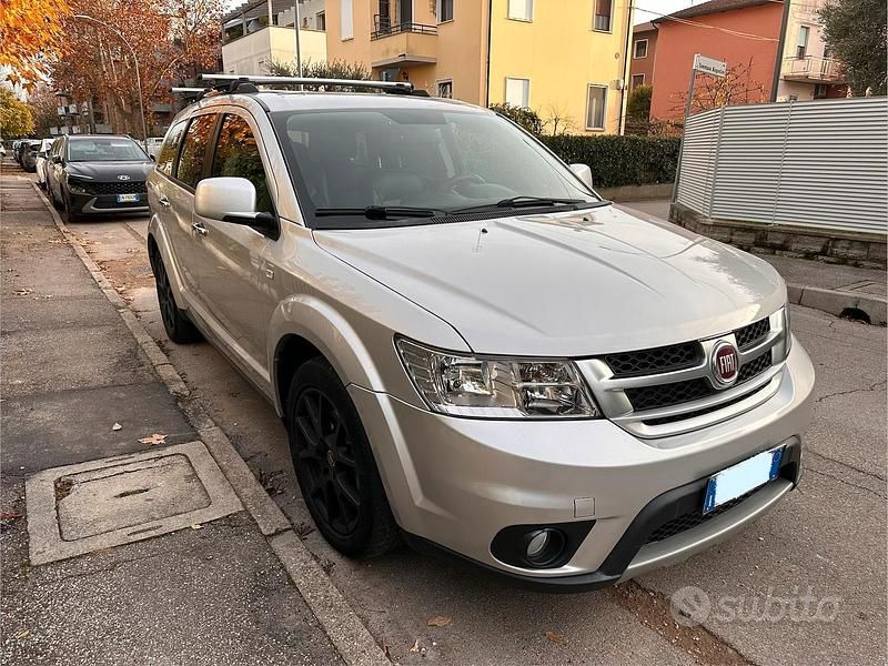 Usata Fiat Freemont Lounge 231 CV (169 kW) 2014 Grigio SUV